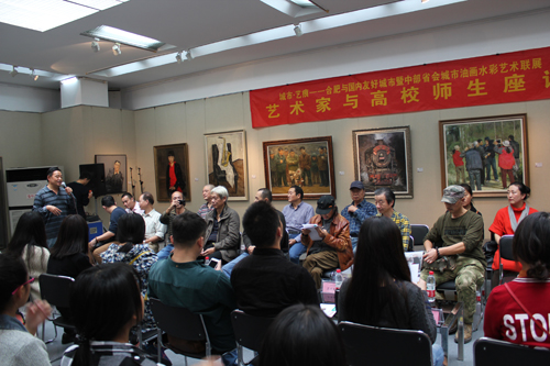 公司学子参观“城市•艺痕—艺术联展”