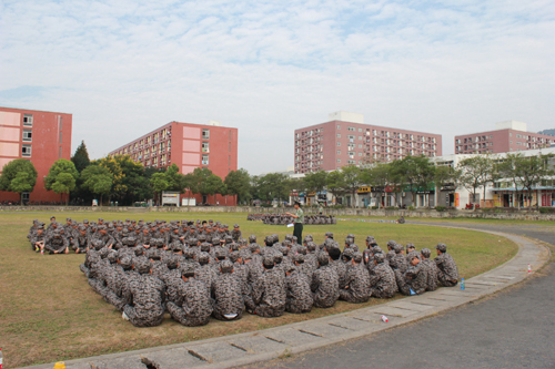 公司军训系列报道之一——军训，大学初体验