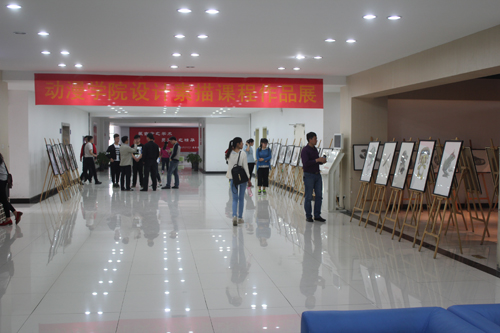 公司举办员工素描作品展