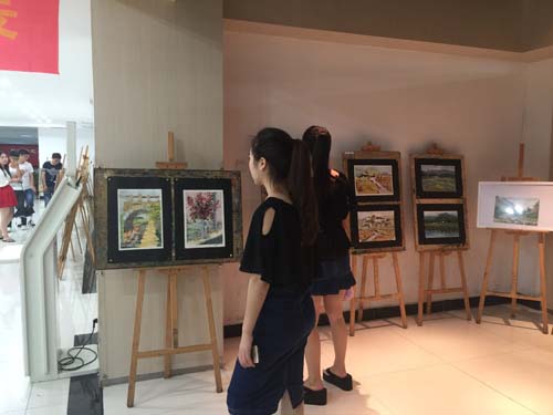 公司举办2016年专科专业写生作品展