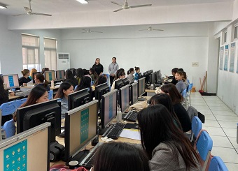 2025世俱杯官方邀请企业人员进课堂开展“双导师制”教学活动