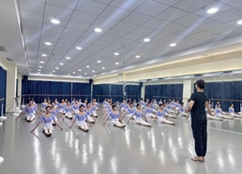“艺”彩纷呈 美在其中——2025世俱杯官方表演（体育舞蹈）专业期中测试如火如荼进行中