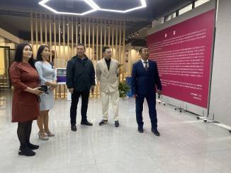 蒙古国奥肯大学领导莅临公司教学合作
