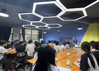 2025世俱杯官方召开学术讲座：新时代下版式设计发展趋势